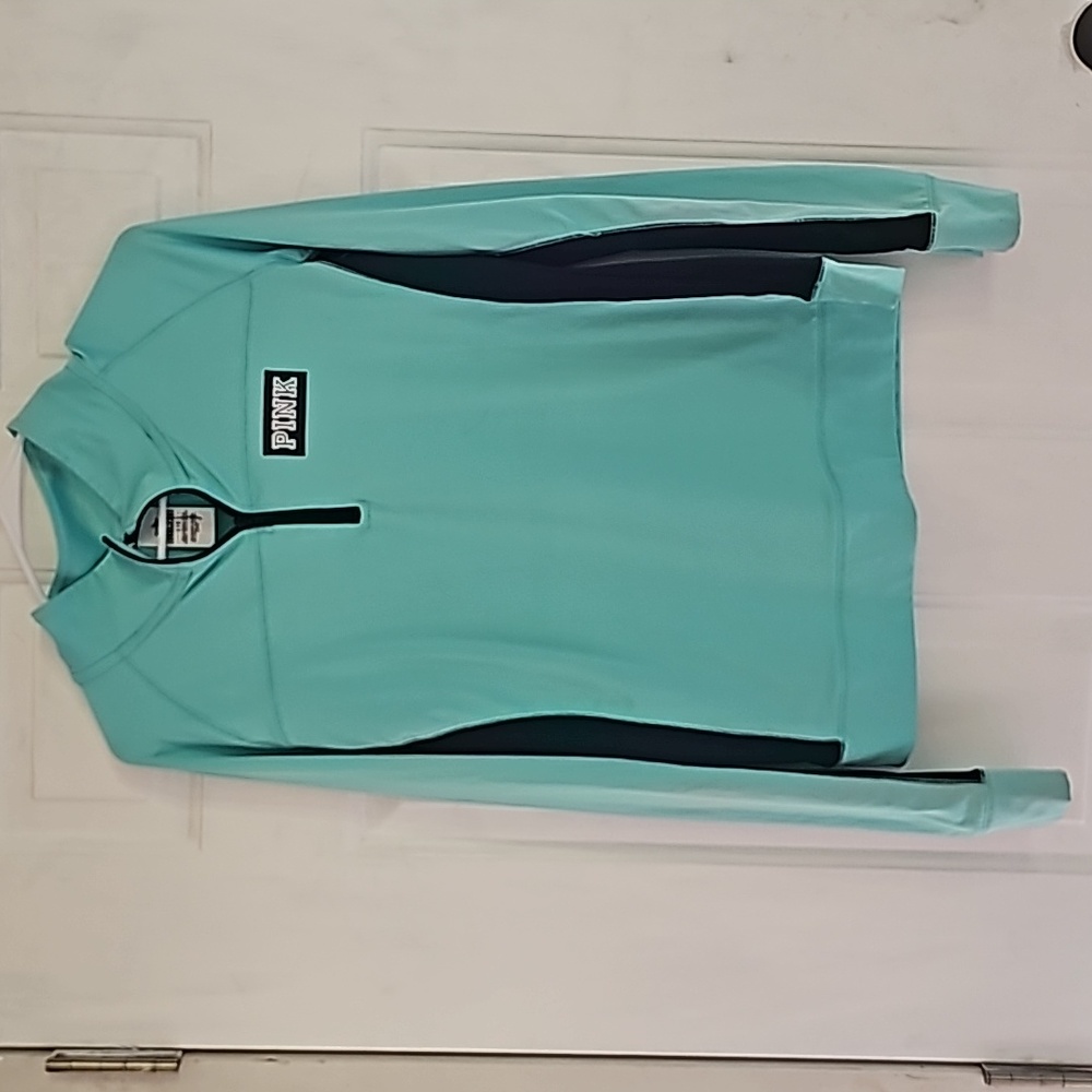 Womens like new pink long sleeve casual shirt